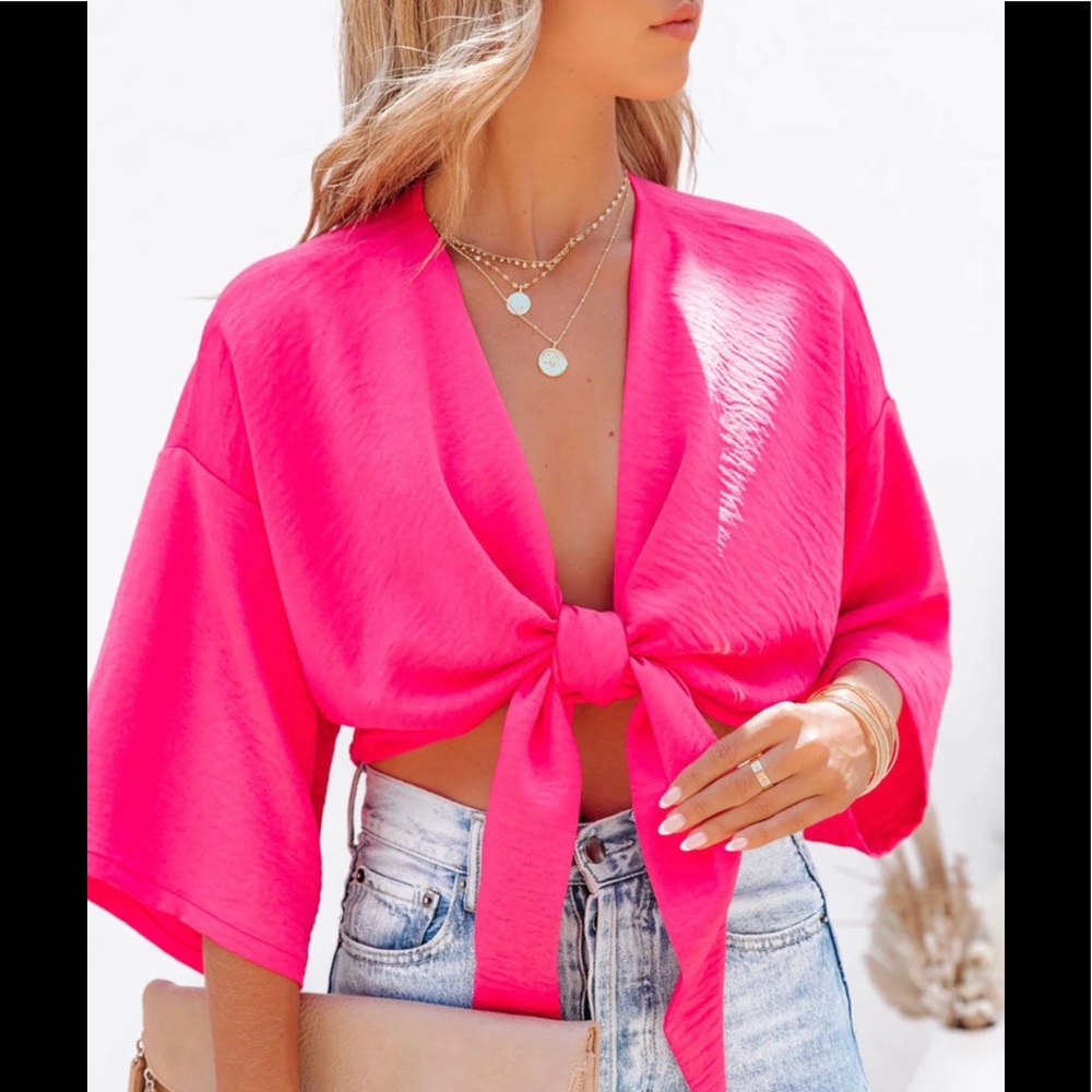 VICI Collection LISANDRO TIE FRONT KIMONO CROPTOP